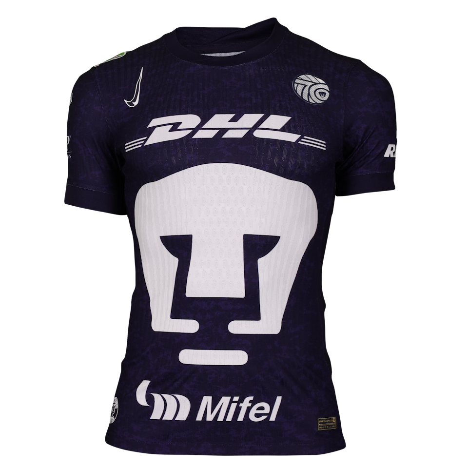 Cesar Huerta Pumas shirt