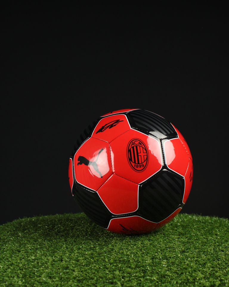 AC Milan | Squad Signed Ball - 1
