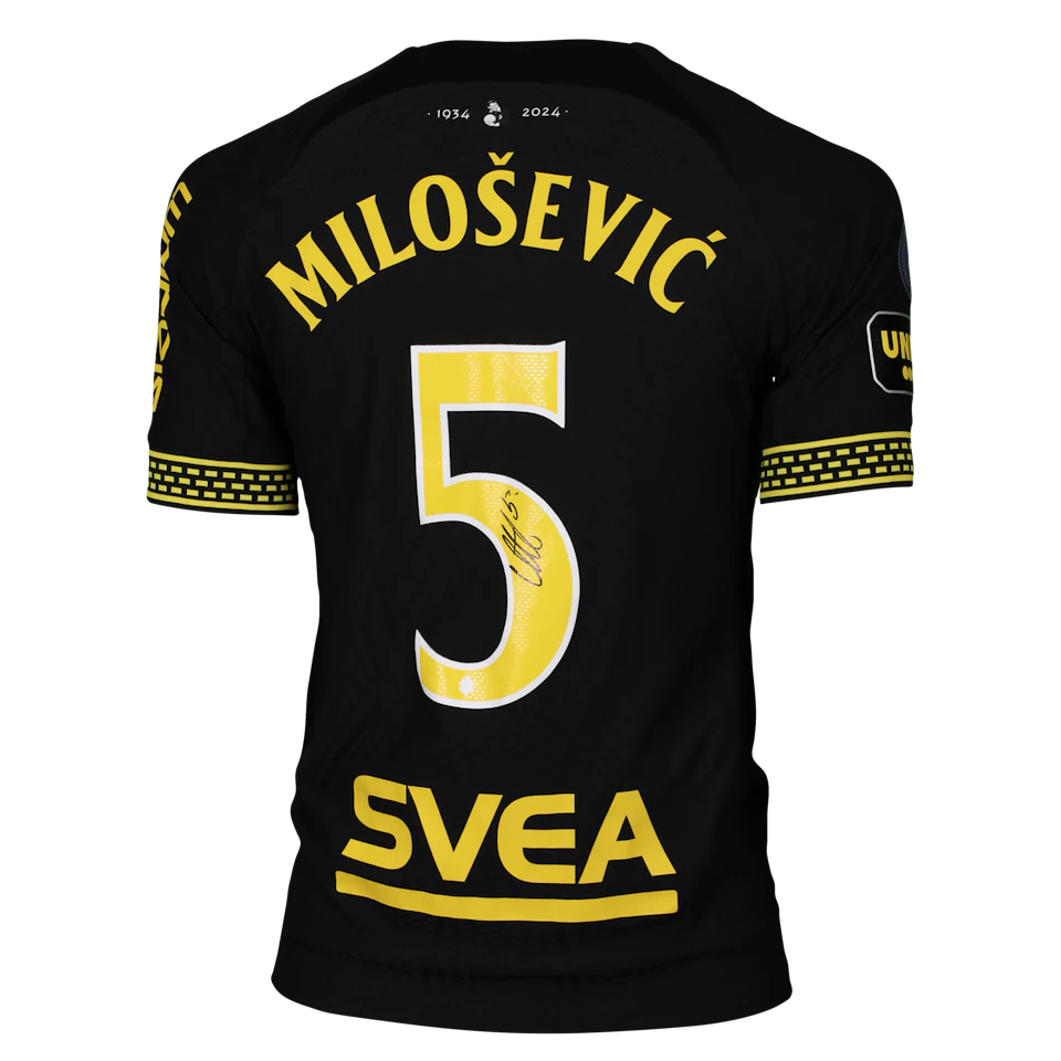 来自AIK的Alexander Milosevic球衣