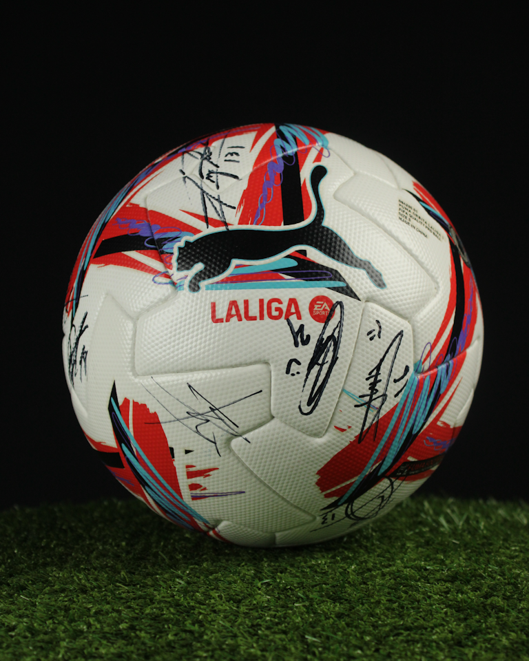Getafe CF | Squad Signed Ball 