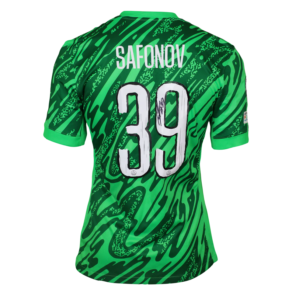 Matvey Safonov Paris Saint-Germain camisa.