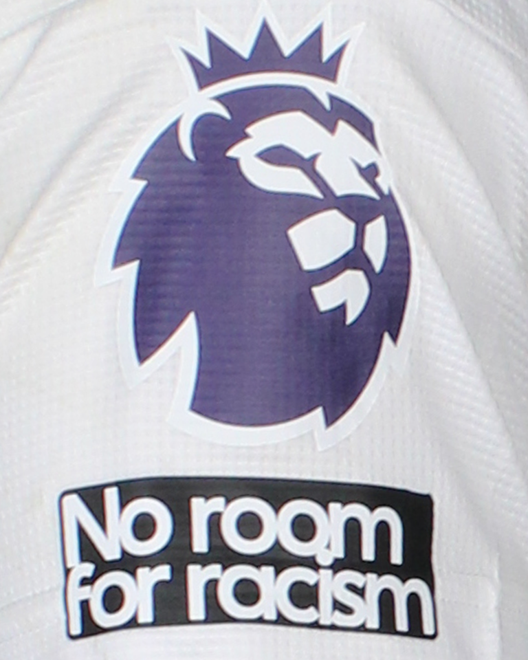 Adama Traoré Fulham shirt