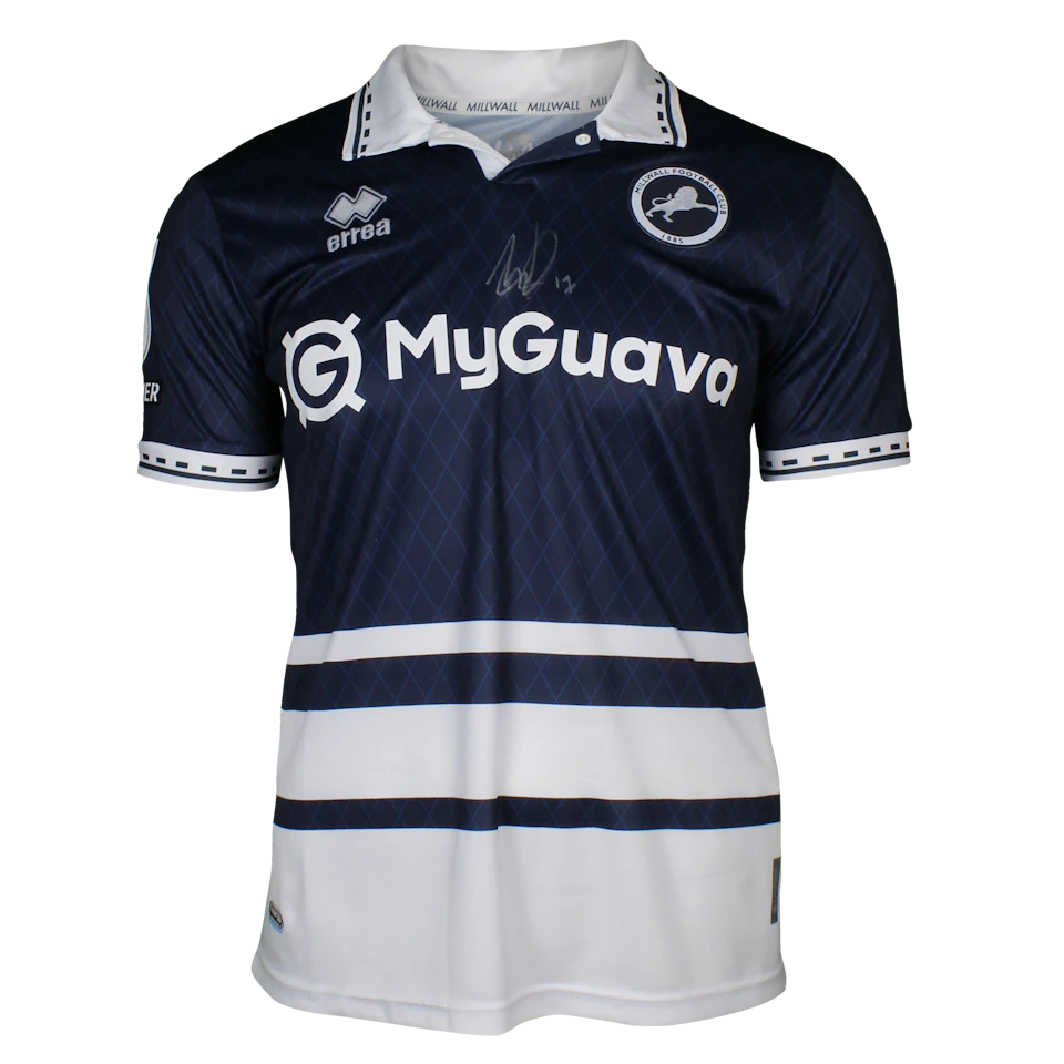 来自Millwall的Macaulay Langstaff球衣