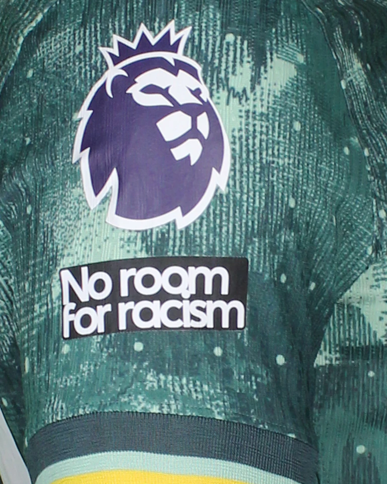 来自Tottenham Hotspur的James Maddison球衣