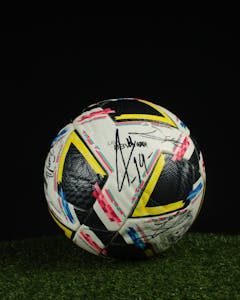 Club América Squad Signed Ball - 1