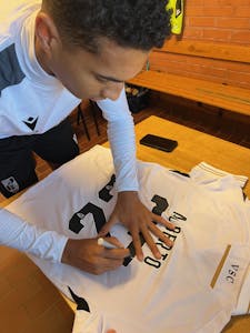 Alberto Oliveira Baio Vitória SC camisa.