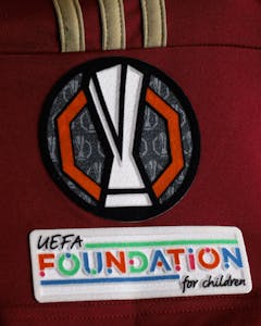 Eldor Shomurodov AS Roma shirt