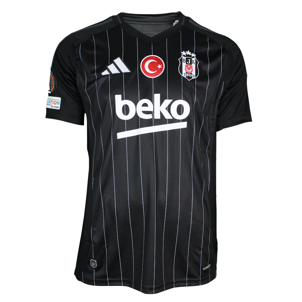 Ernest Muçi Beşiktaş JK shirt