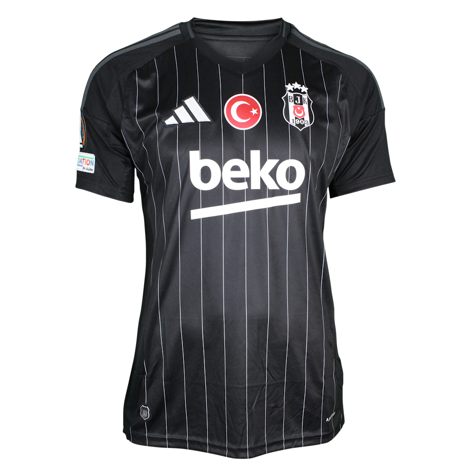 Emir Han Topçu Beşiktaş JK camisa.
