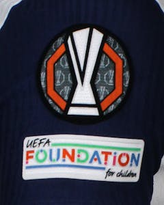 Mickey van de Ven Tottenham Hotspur shirt
