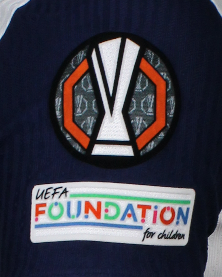 Mickey van de Ven Tottenham Hotspur shirt