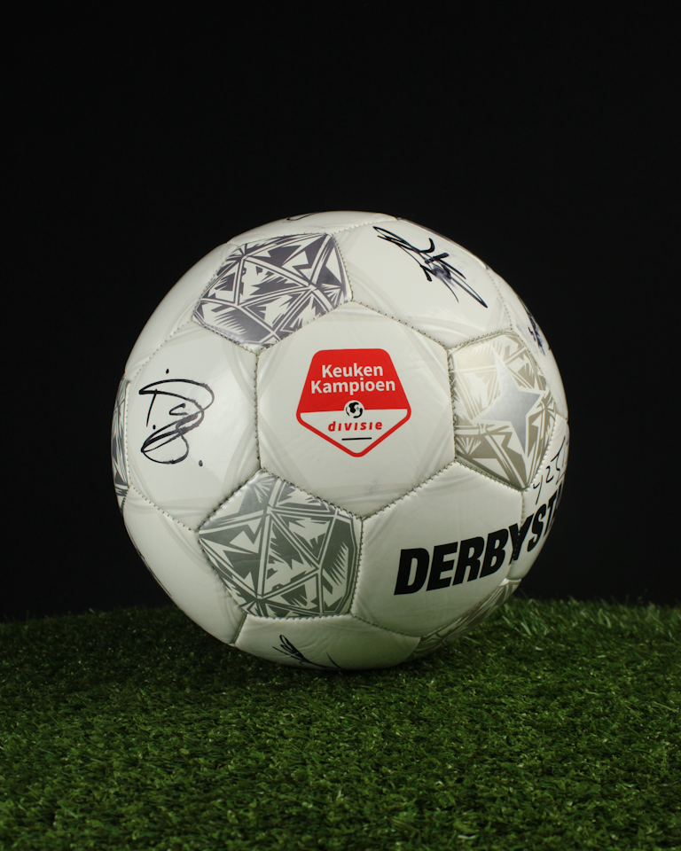 Vitesse | Squad Signed Ball - 1