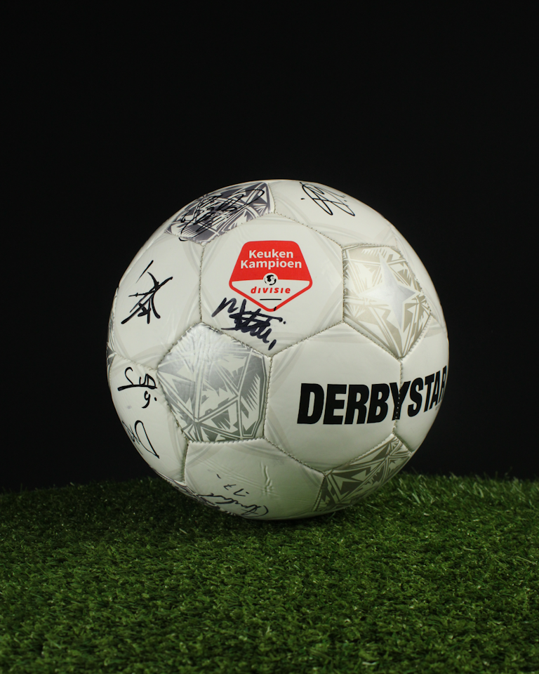 Vitesse | Squad Signed Ball - 2