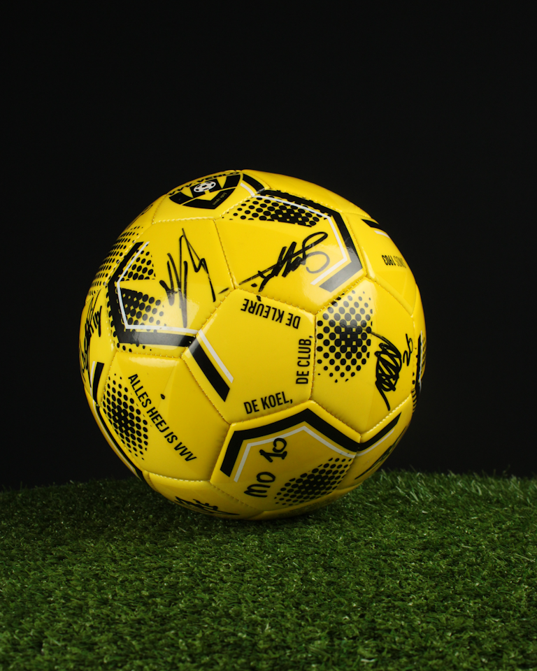 VVV Venlo | Squad Signed Ball - 2