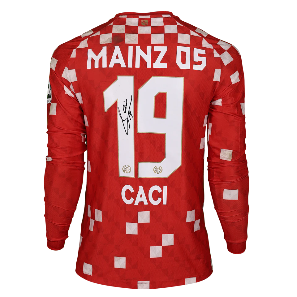 Anthony Caci Mainz 05 のシャツ