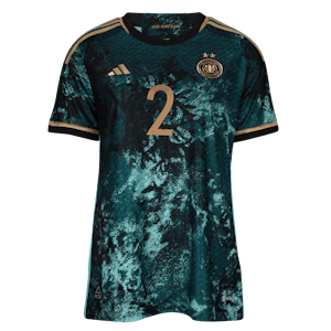 Sarai Linder Germany W camisa.