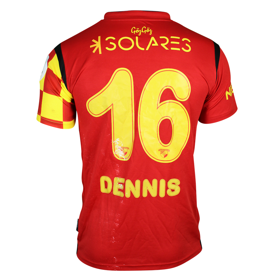 Anthony Junior Dennis Göztepe forması