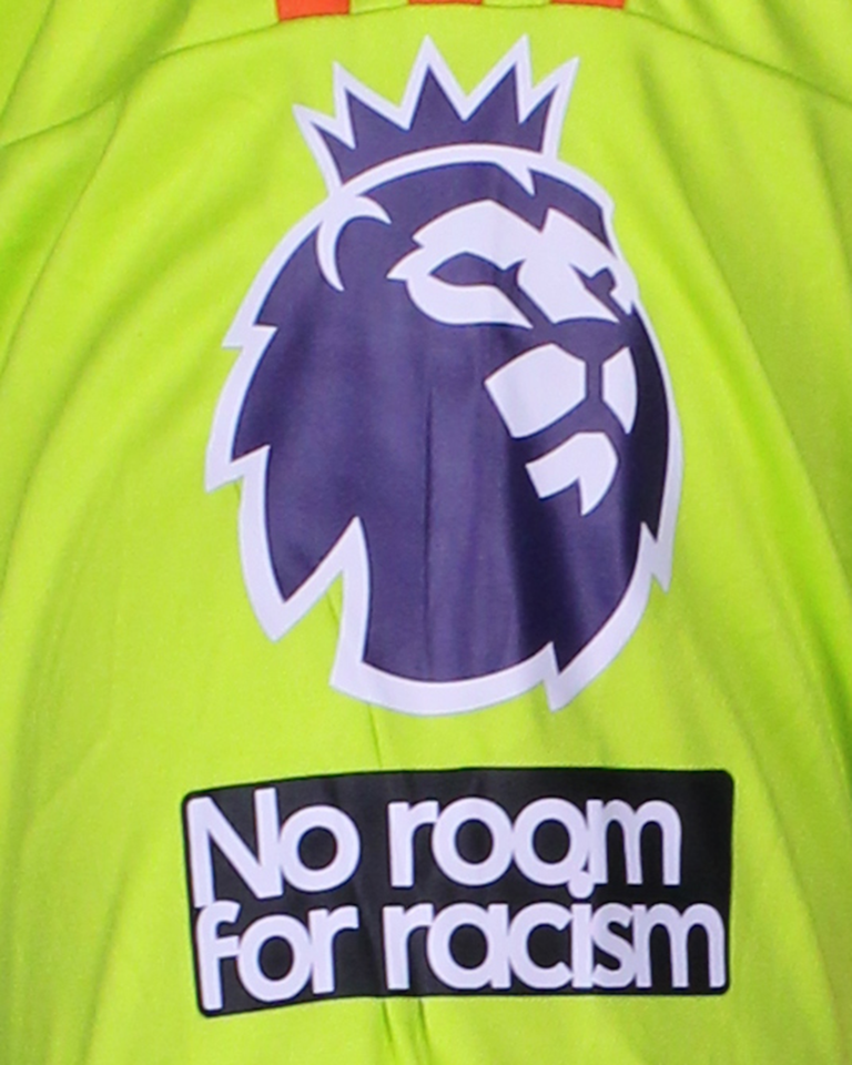 Steven Benda Fulham shirt
