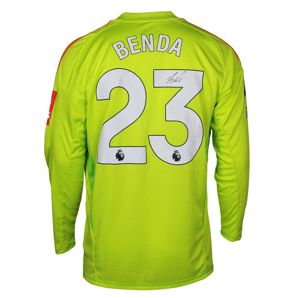 Steven Benda Fulham shirt