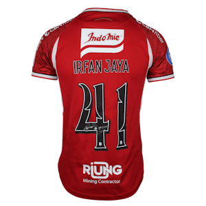 Irfan Jaya Bali United のシャツ