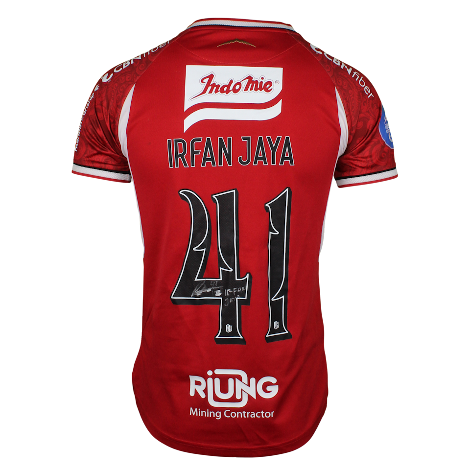 Irfan Jaya Bali United のシャツ