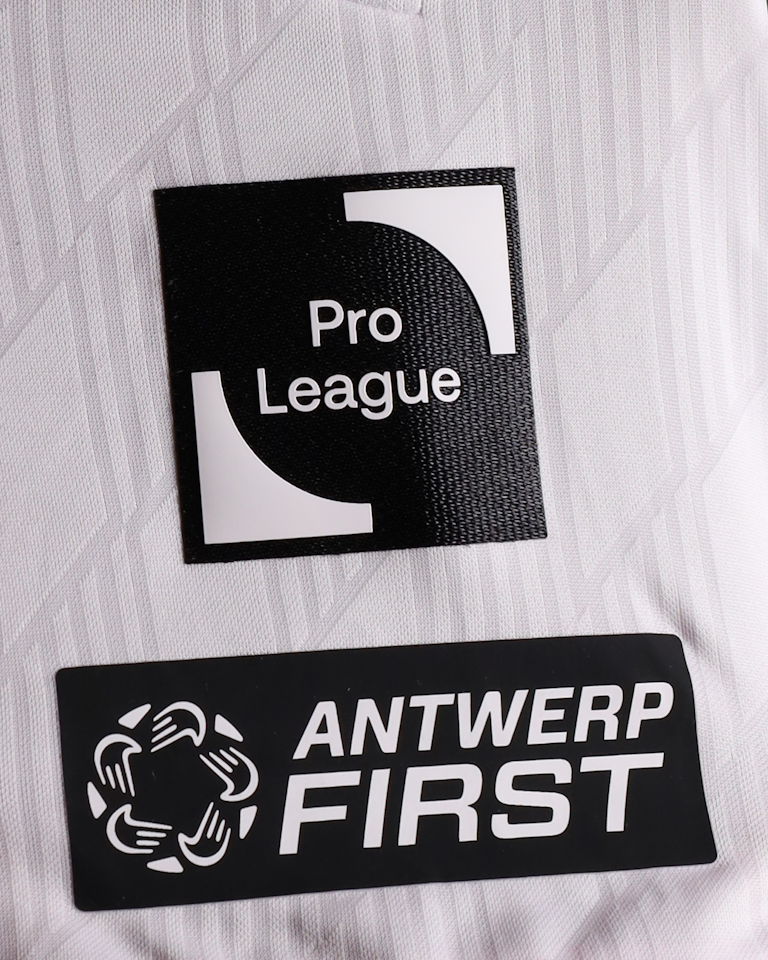 Royal Antwerp FC 팀의 Andreas Verstraeten 셔츠