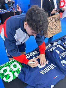 Vitinha Paris Saint-Germain shirt