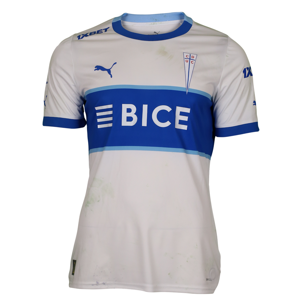 A. Canales Universidad Católica shirt