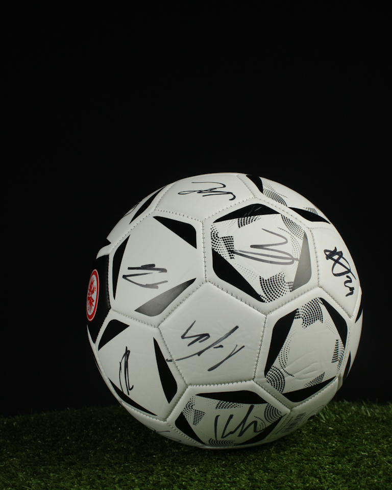 Eintracht Frankfurt | Squad Signed Ball - 1 