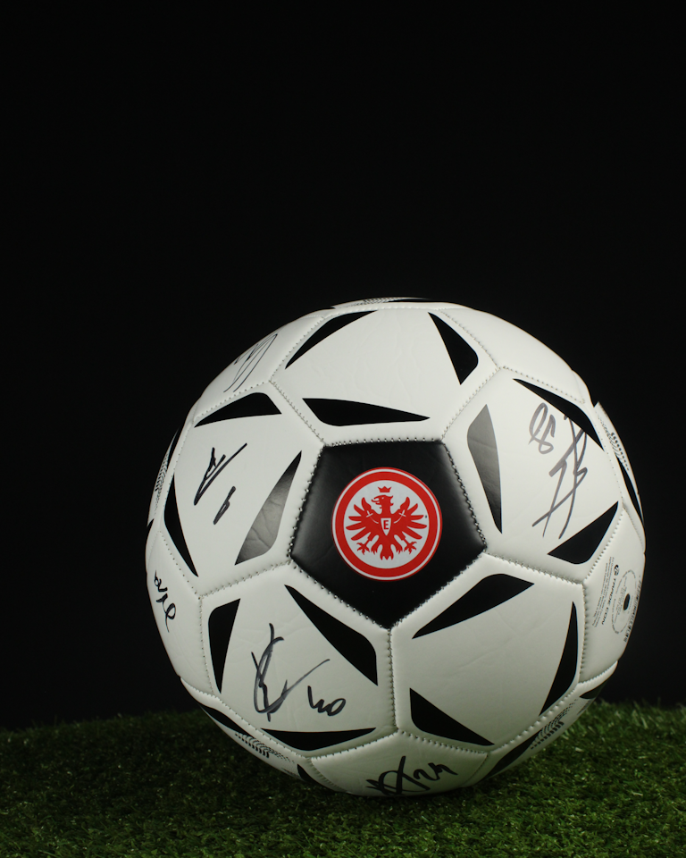 Eintracht Frankfurt | Squad Signed Ball - 1 