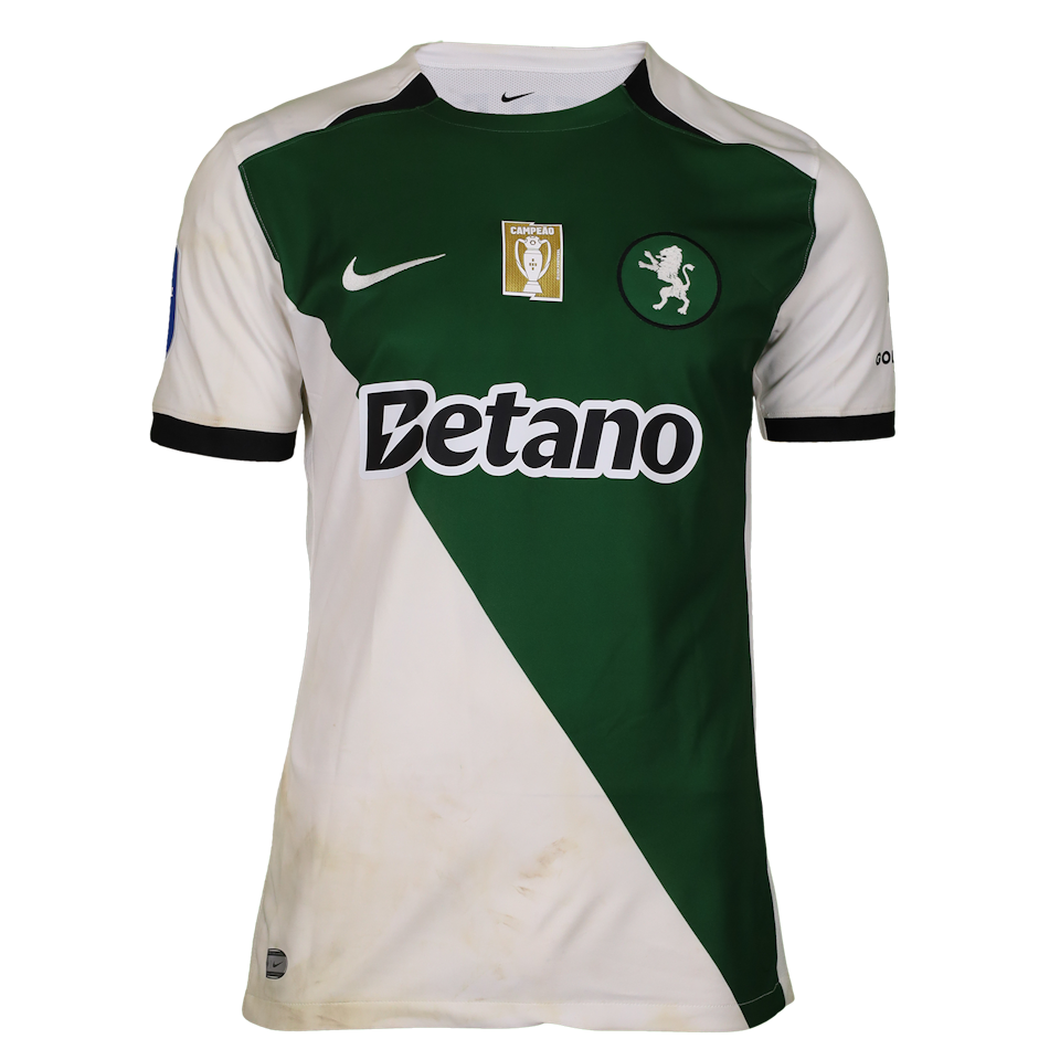 Conrad Harder Sporting CP shirt