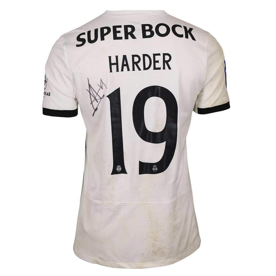 Conrad Harder Sporting CP shirt