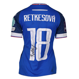 Laura Retkesová Slovakia W jersey
