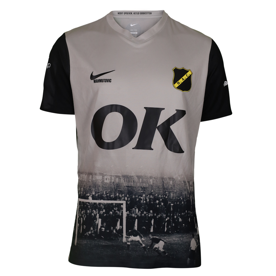 NAC Breda 팀의 Enes Mahmutovic 셔츠