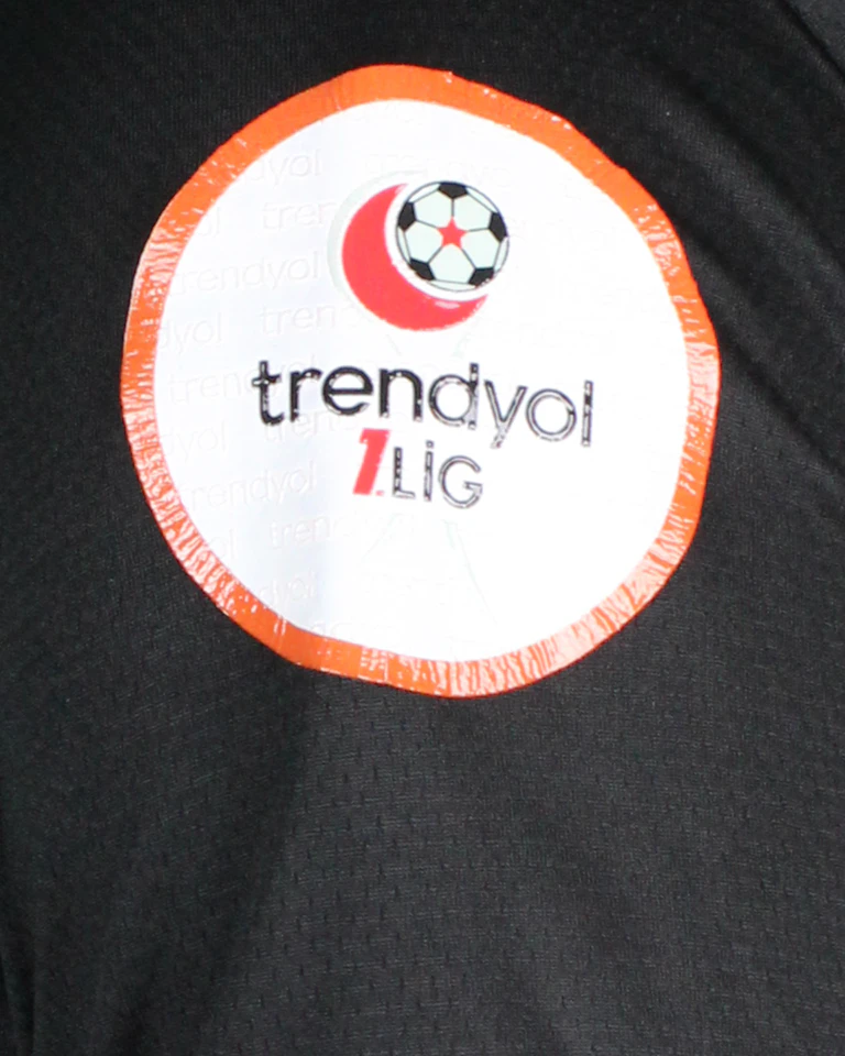 Fatih Karagümrük-Trikot von Göktan Gürpüz