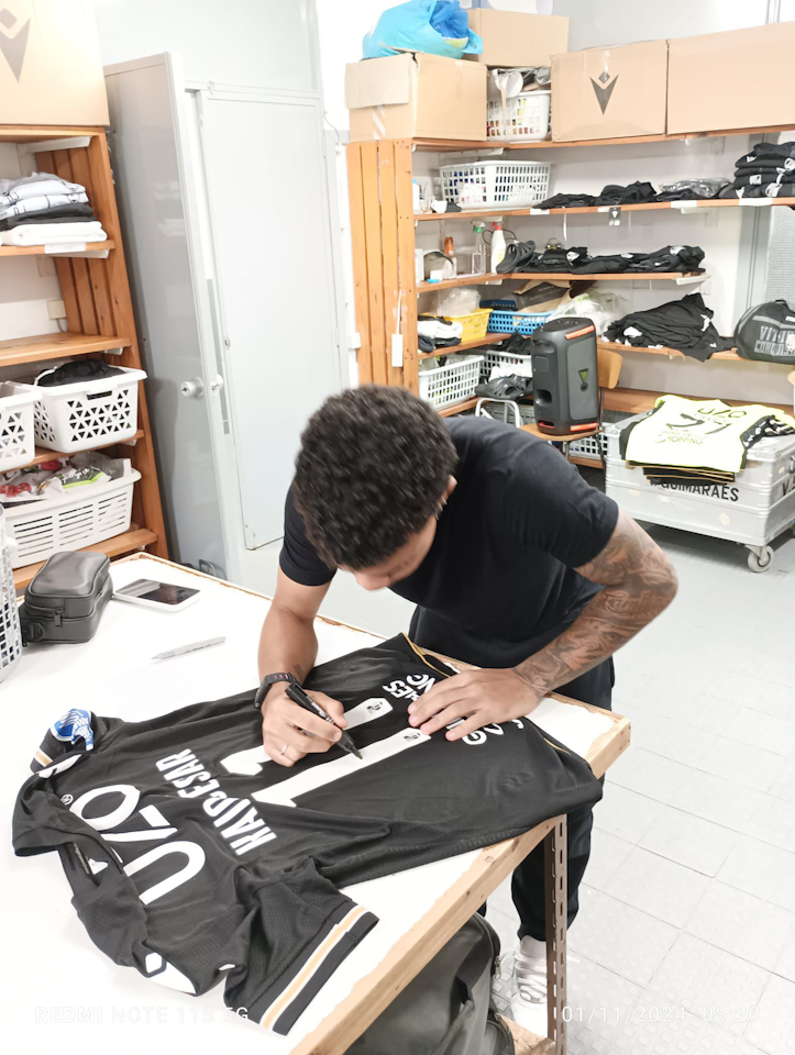 Kaio César Andrade Lima Vitória SC shirt