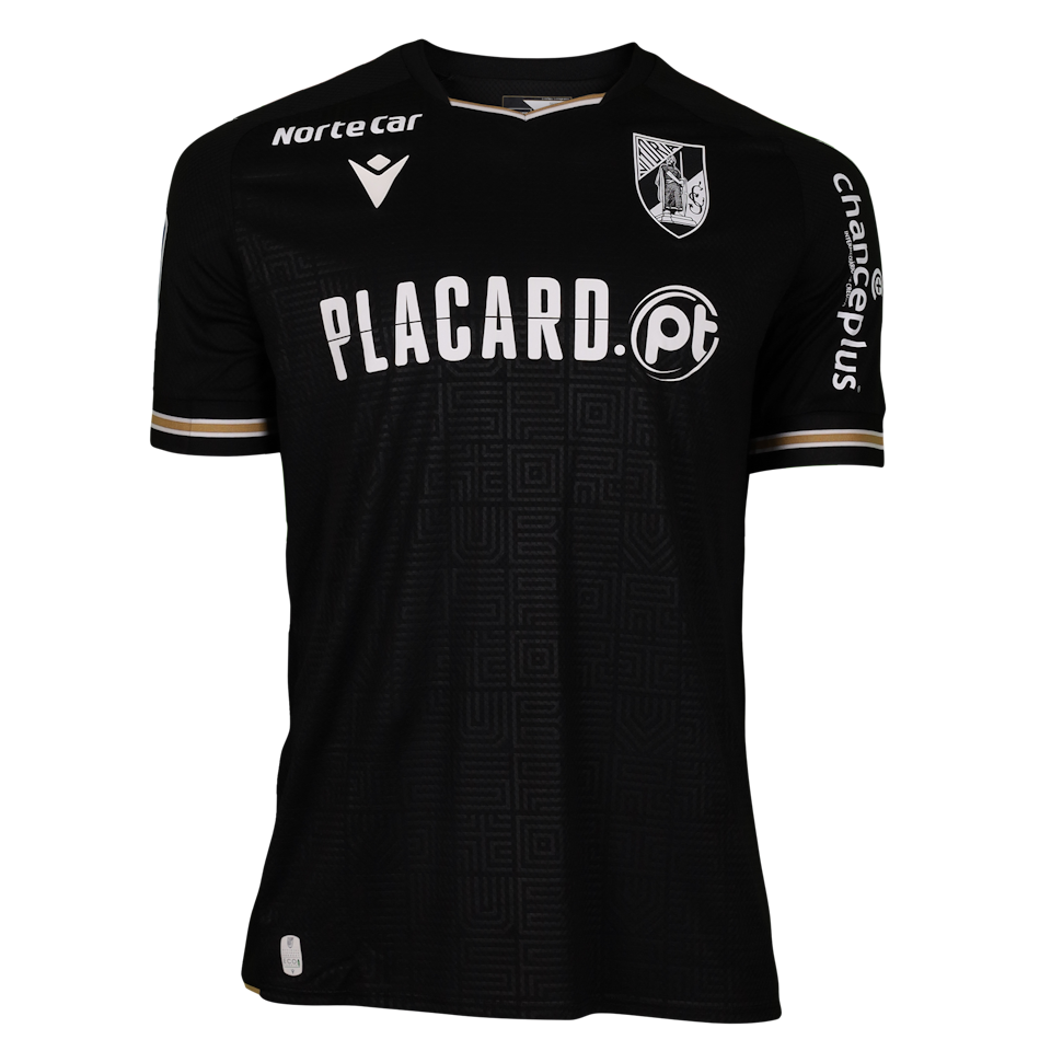 Alberto Oliveira Baio Vitória SC shirt