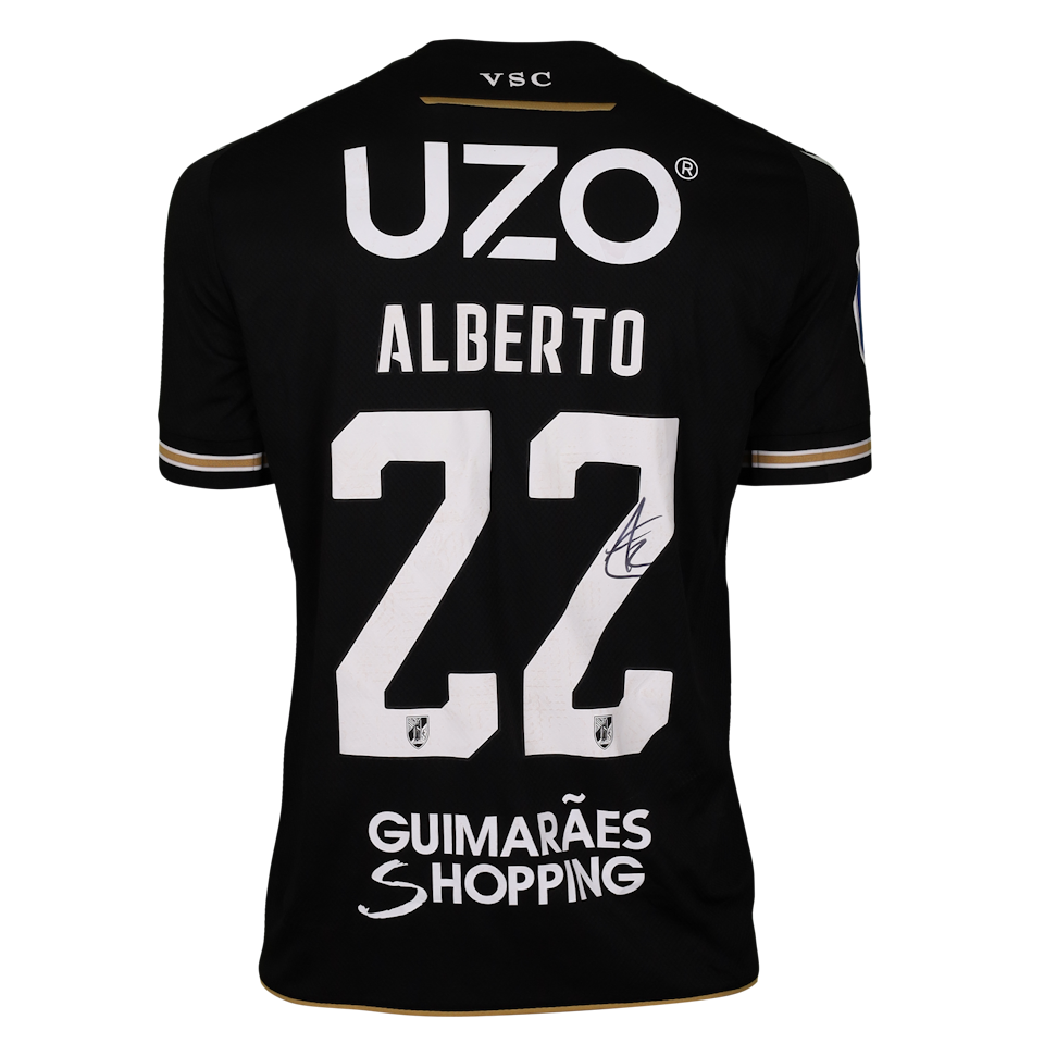 Alberto Oliveira Baio Vitória SC shirt