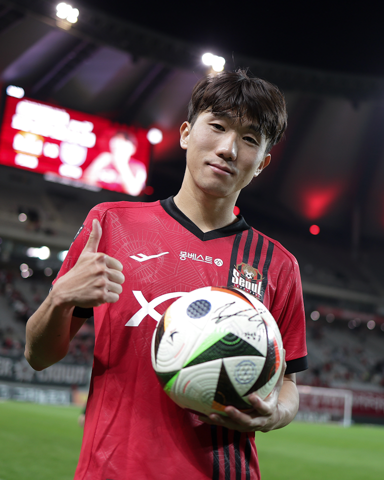 Match Scored Ball `33 - Sang-woo Kang