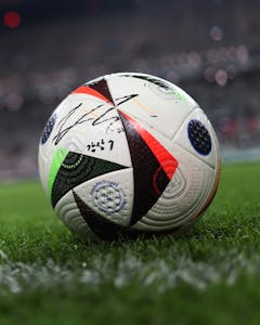 Match Scored Ball `33 - Sang-woo Kang