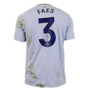 Leicester City 팀의 Wout Faes 셔츠