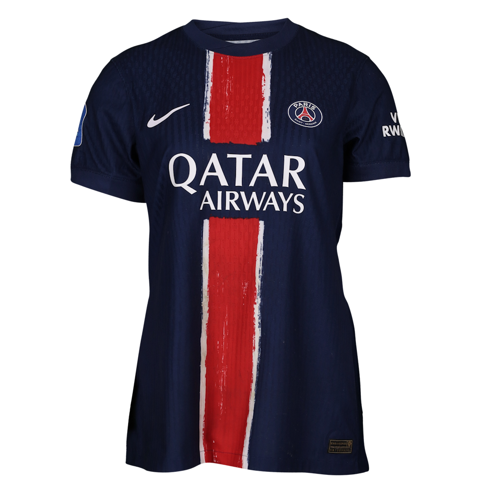 Paris Saint-Germain Féminines 팀의 Onyi Echegini 셔츠