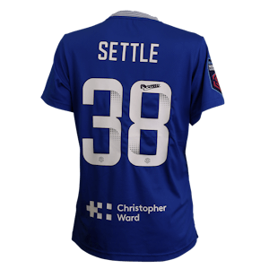 Macy Settle Everton Women shirt