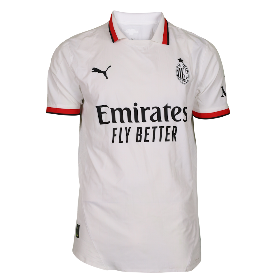 Strahinja Pavlović AC Milan camisa.
