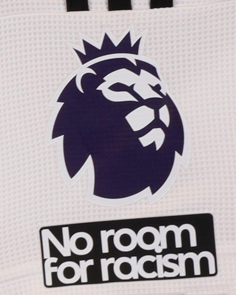 Reiss Nelson Fulham forması