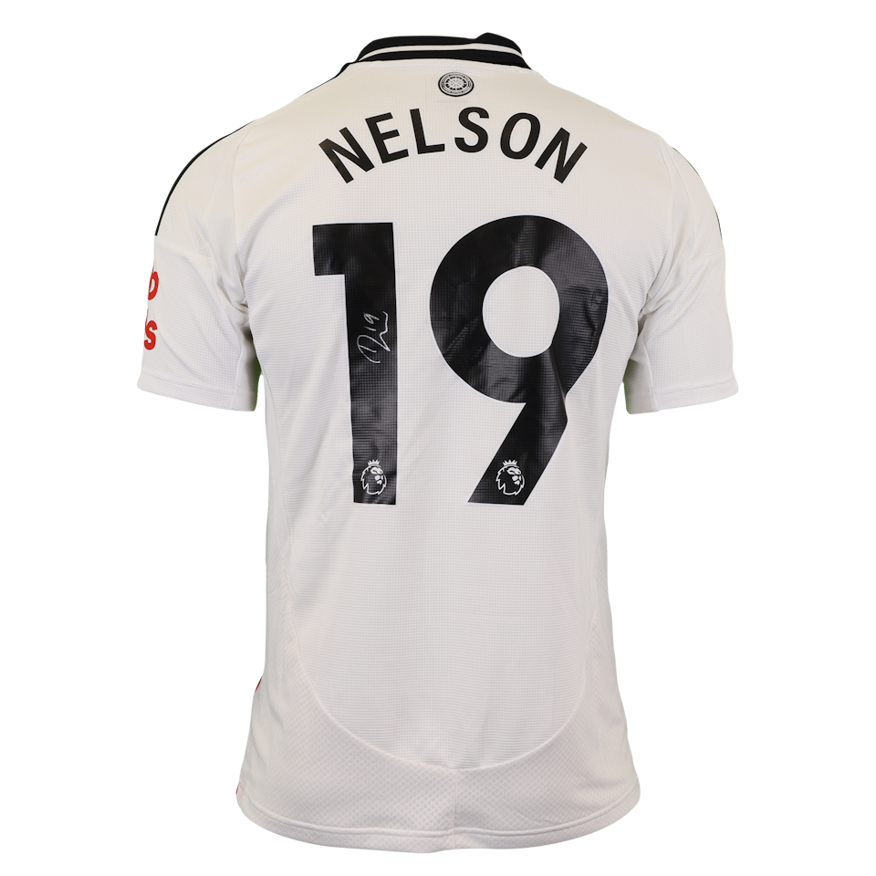 Reiss Nelson Fulham forması