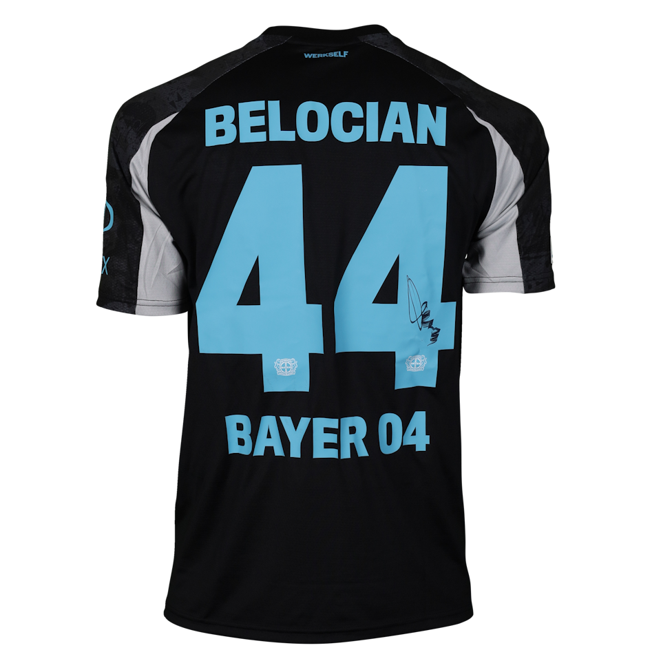 Bayer Leverkusen-Trikot von Jeanuel Belocian
