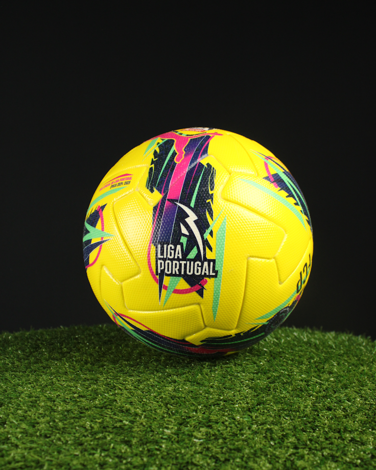 Match Scored Ball `77 - Wenderson Galeno (FC Porto vs. Estoril Praia)