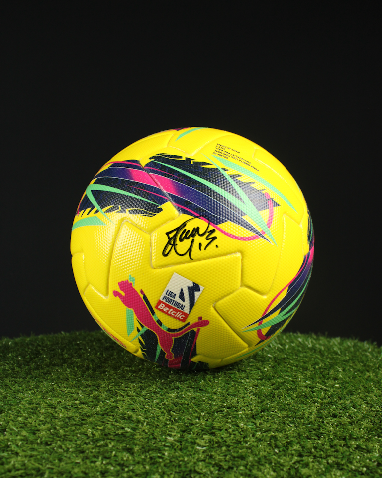 Match Scored Ball `77 - Wenderson Galeno (FC Porto vs. Estoril Praia)