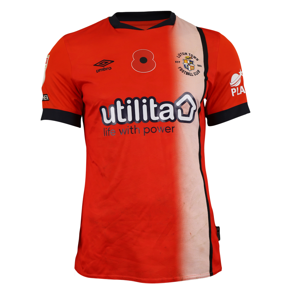 Daiki Hashioka Luton Town shirt